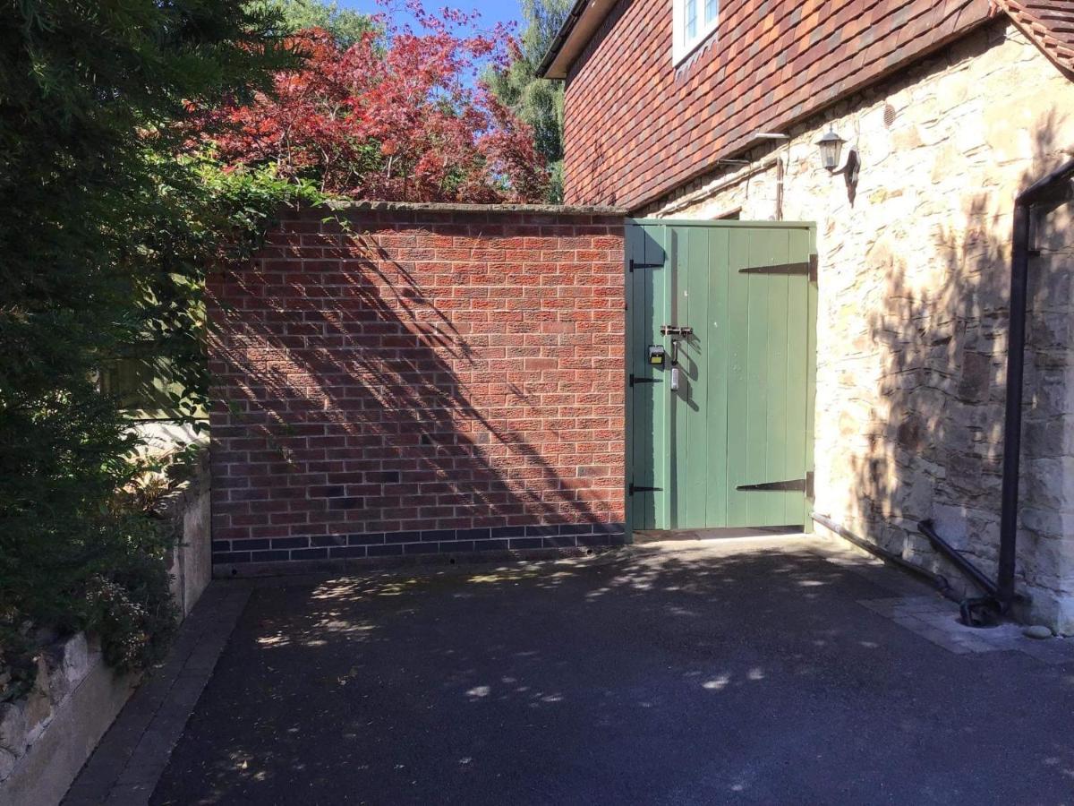 Quiet Residential Road, Short Walk To Hospital Apartment Derby Exterior photo